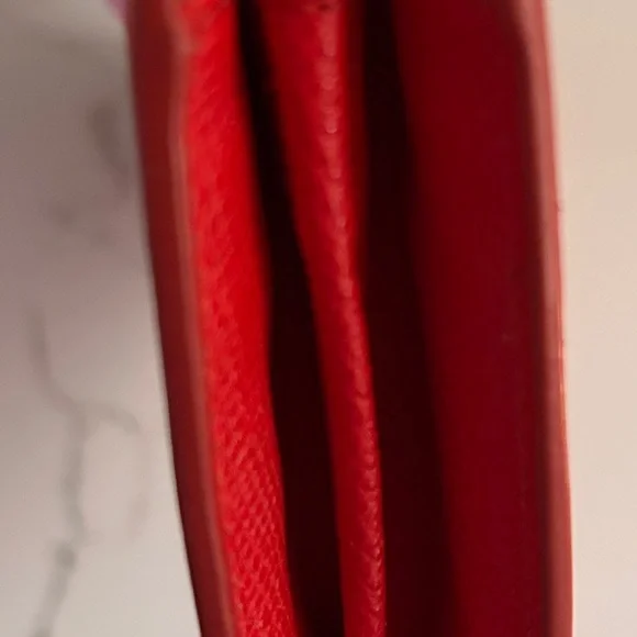 GUC - Coach Red Saffiano Zip Wallet with Gold Logo - Picture 4 of 10